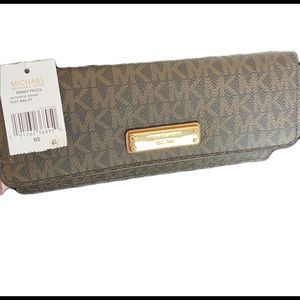 NWT Michael Kors Signature wallet